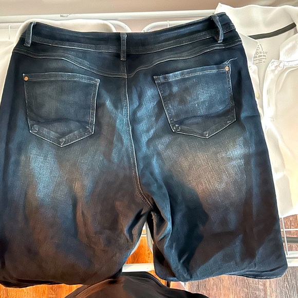 Women’s Jean Shorts - Picture 3 of 3